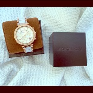 New Michael Kors white/rose gold watch, open face